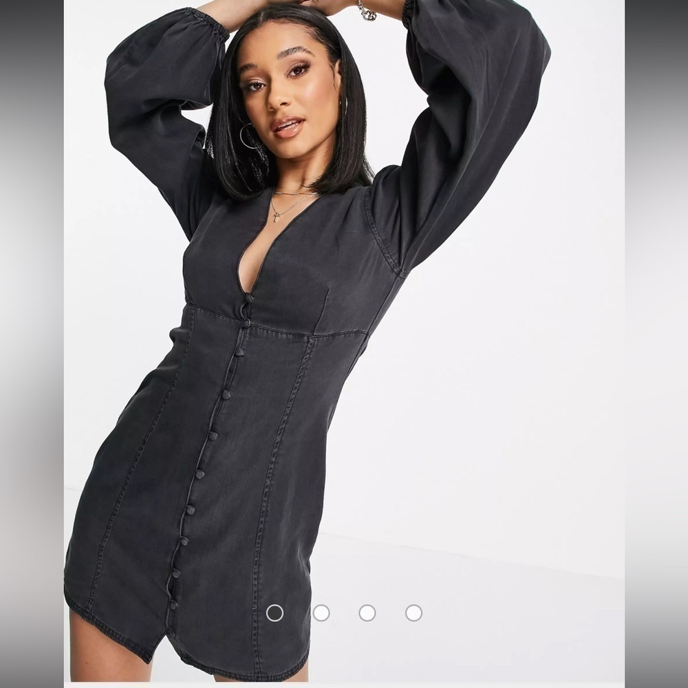 Women’s asos  size 4 casual mini dress  black v neck long sleeve